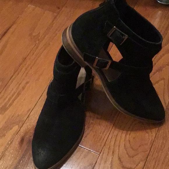 Chinese Laundry Booties - Picture 2 of 7